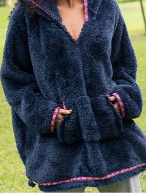 Natural Life: Plush Navy Faux-Fur Hoodie with Colorful Trim and Short Fringe